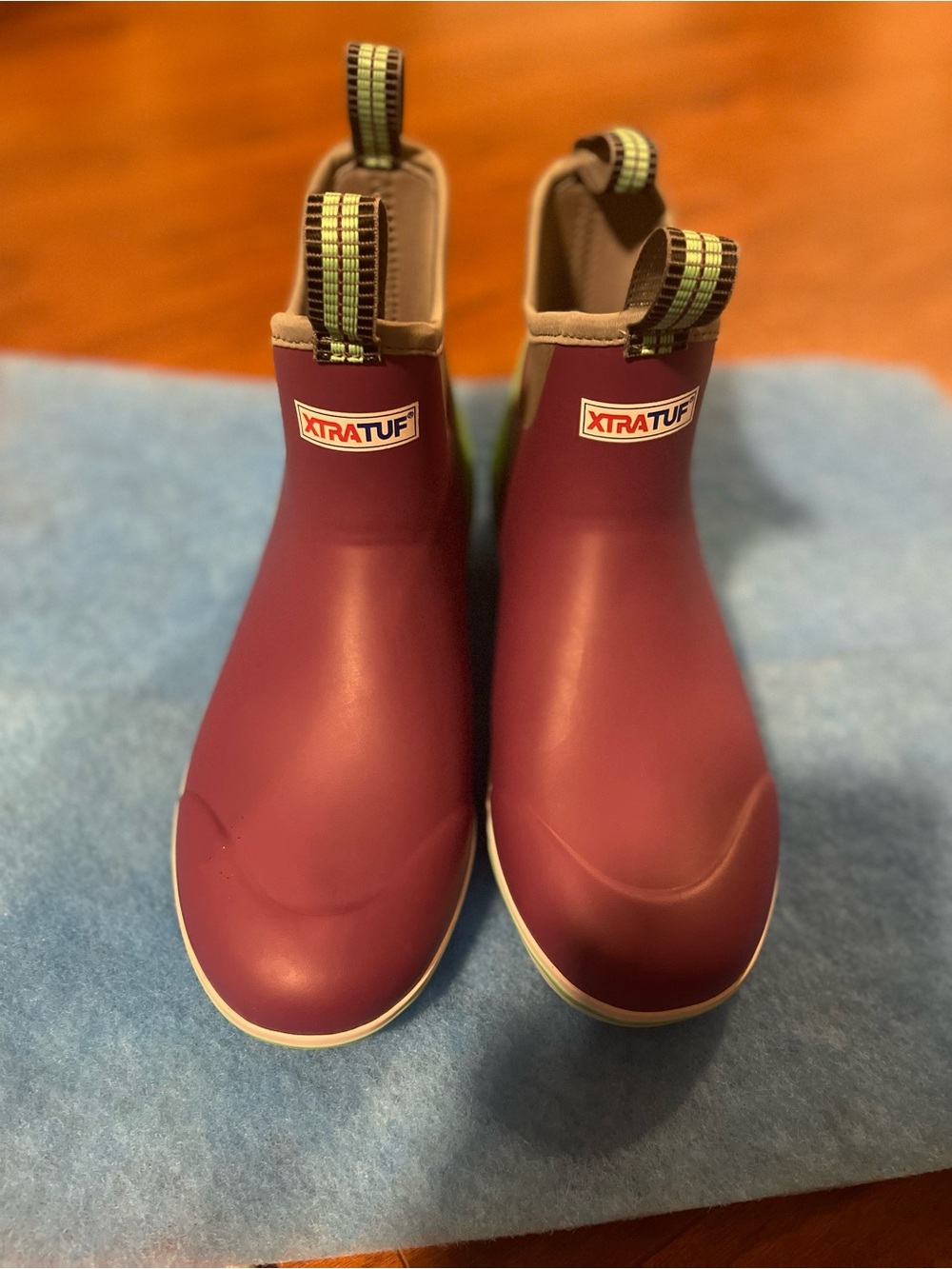 Xtratuf Women's Short Rain Boots in Burgundy